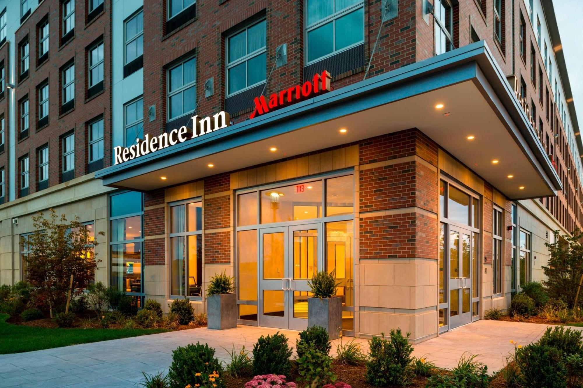 Residence Inn By Marriott Boston Нидем Экстерьер фото