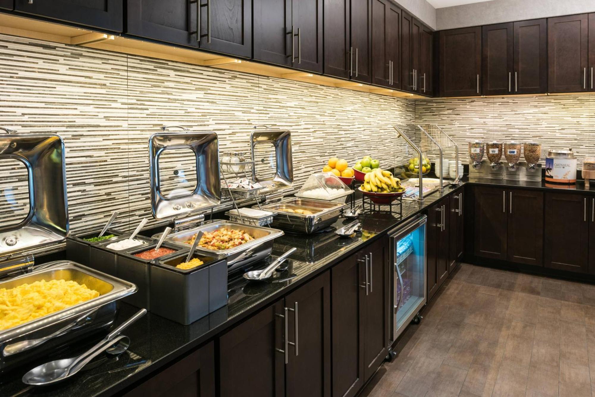 Residence Inn By Marriott Boston Нидем Экстерьер фото