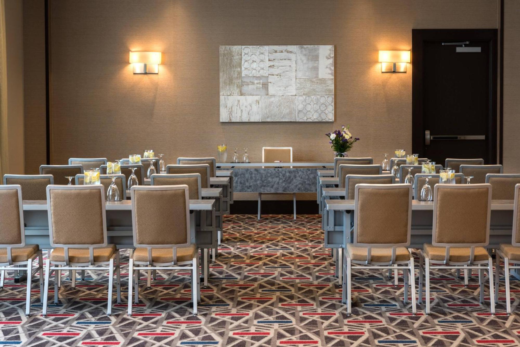 Residence Inn By Marriott Boston Нидем Экстерьер фото