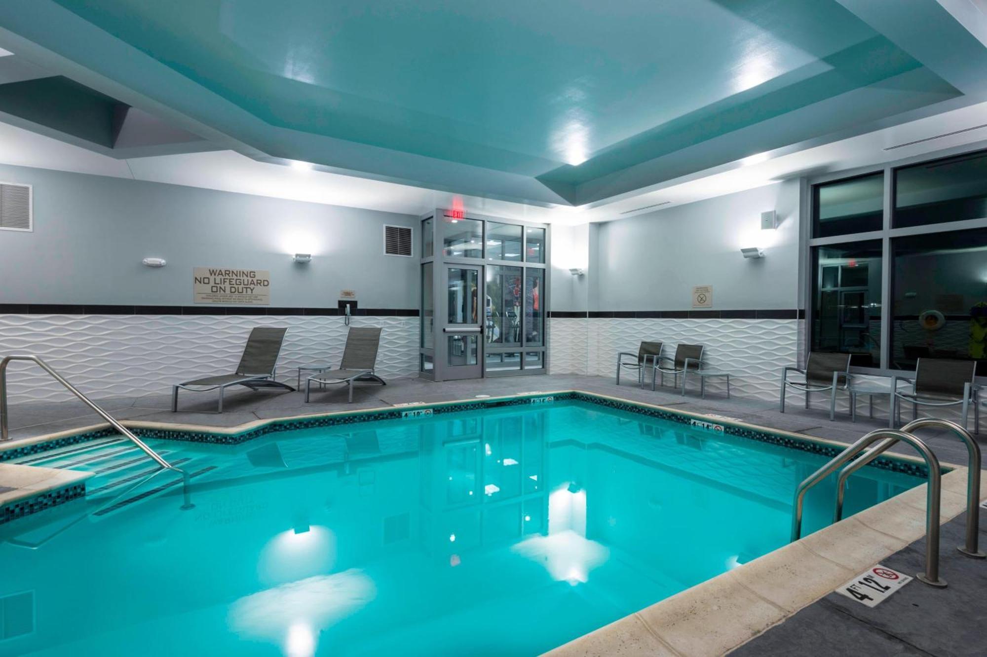 Residence Inn By Marriott Boston Нидем Экстерьер фото