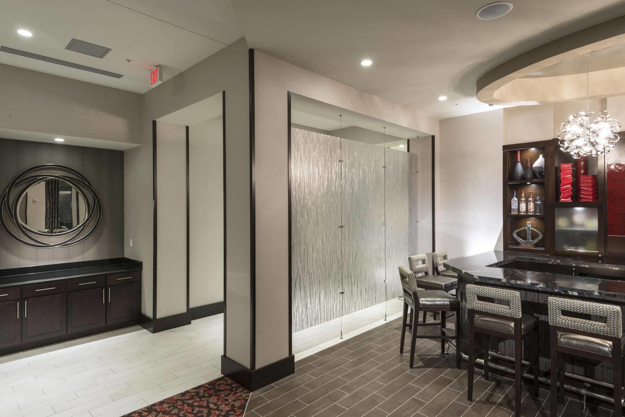 Residence Inn By Marriott Boston Нидем Экстерьер фото